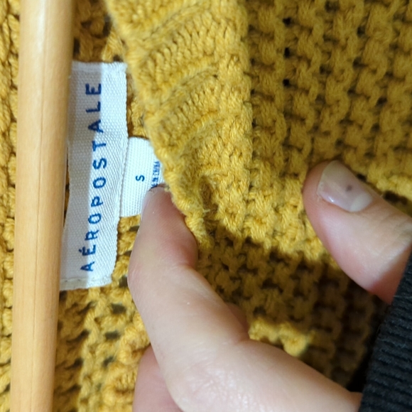 Aero Gold Sweater - Picture 2 of 5